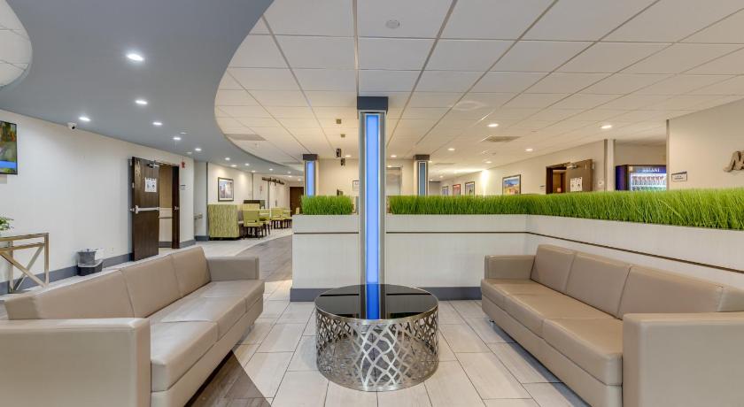 Alexis Inn and Suites Hotel photo