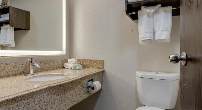 Image of King Suite 2