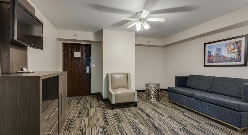 Image of King Suite 15