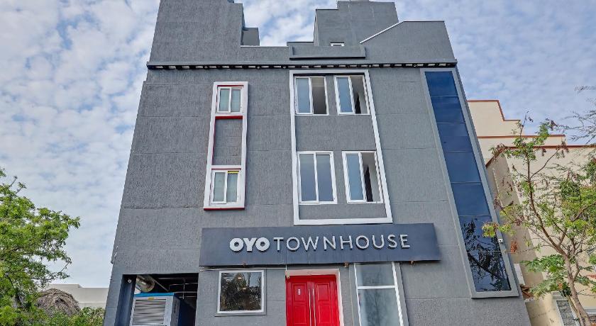 OYO Townhouse 76768 The Bluebay ECR