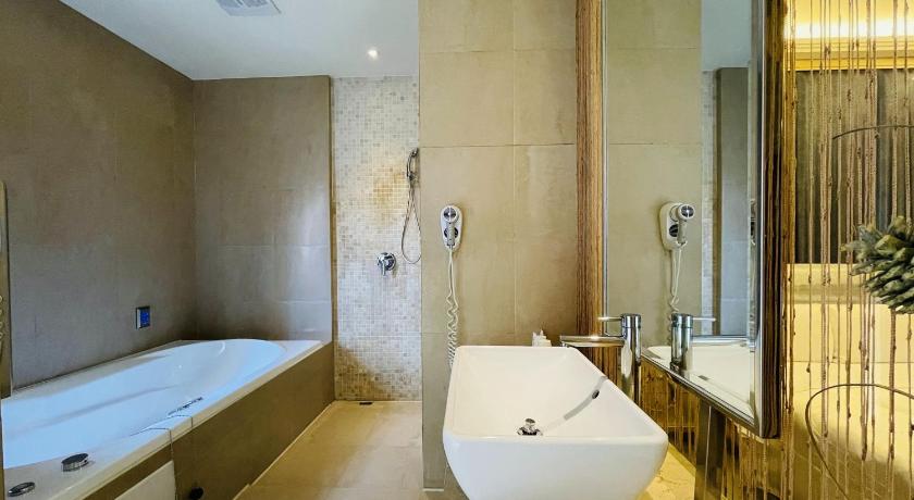 Jane Eyre Motel - image 20
