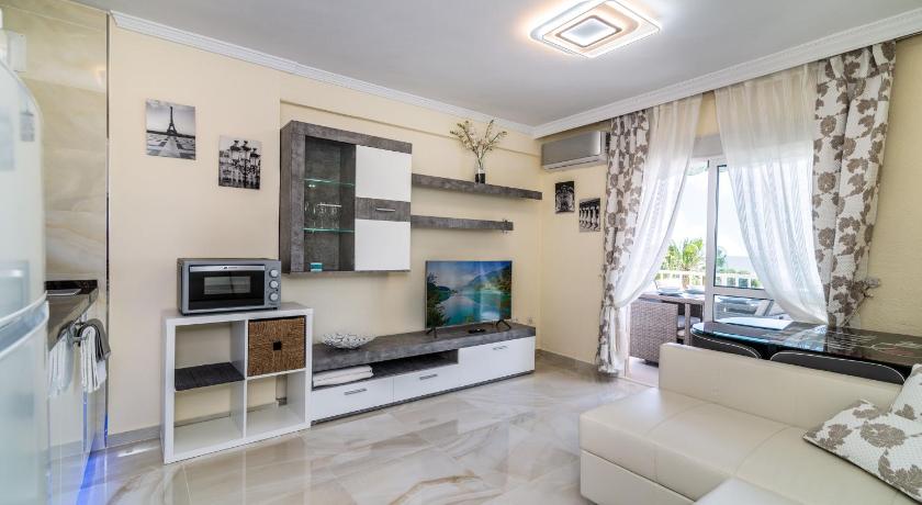 Always Happy 1 BDR 6G and 5G Puerto Marina views — Hotel in Benalmadena