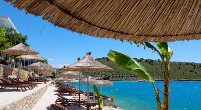 Villa Xhefri — Hotel in Saranda