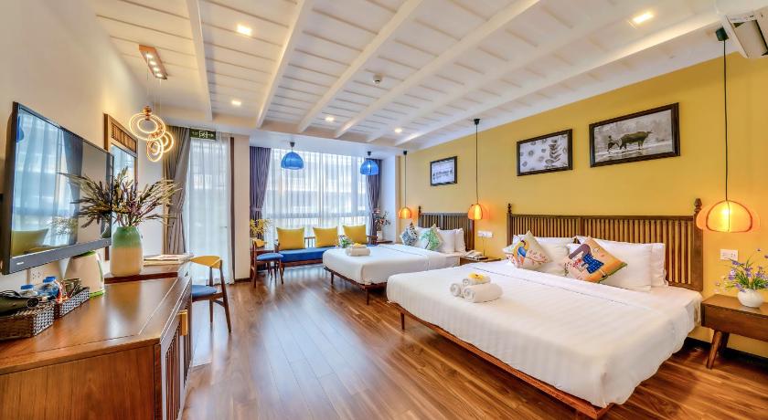 Image of Deluxe Family Room 0