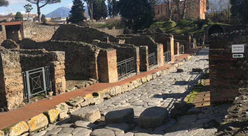 Appartamento in Villa con Giardino privato e piscina photo