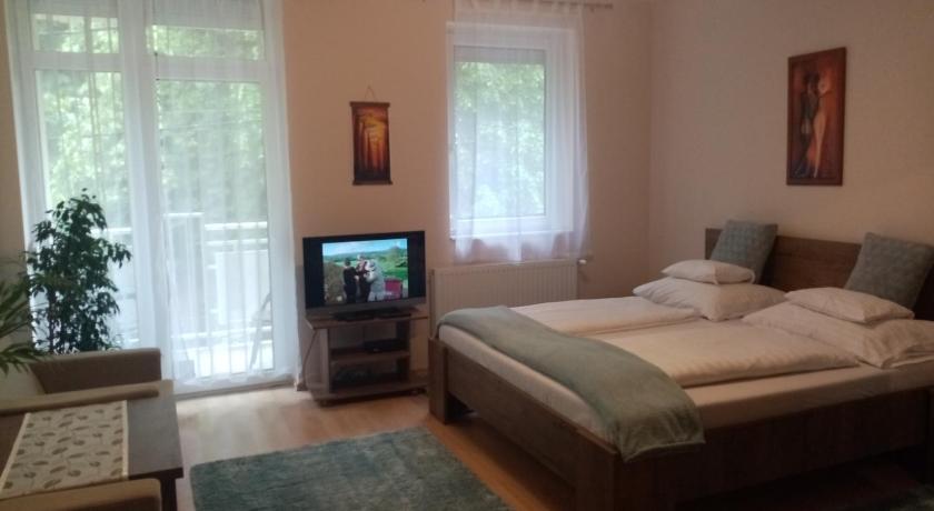 Heviz Lake Apartman — Hotel in Hévíz