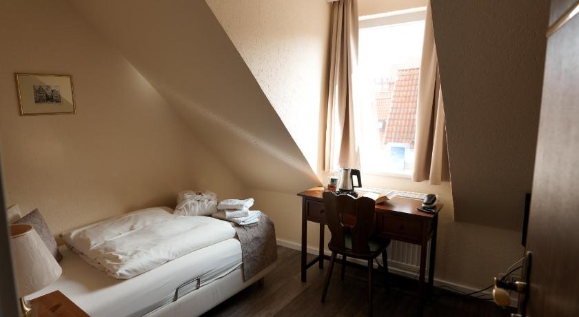Image of Economy Single Room with Shared Bathroom 0