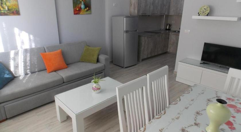 Coastline Apartments photo
