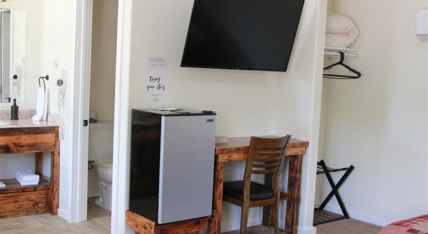 Hurricane Hideaway Lodging photo
