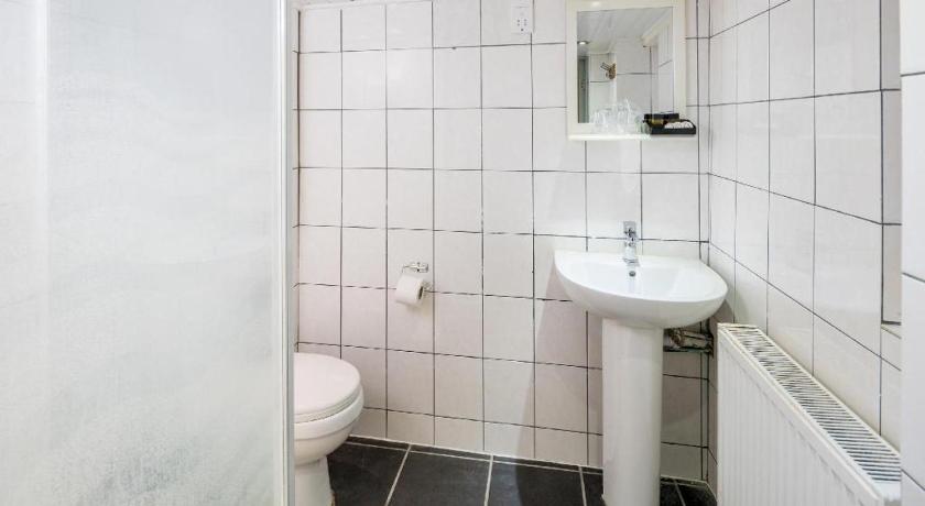 Immagine di Camera Standard con due letti separati (Standard Twin Room) 14