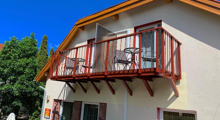 Image of Apartment 11