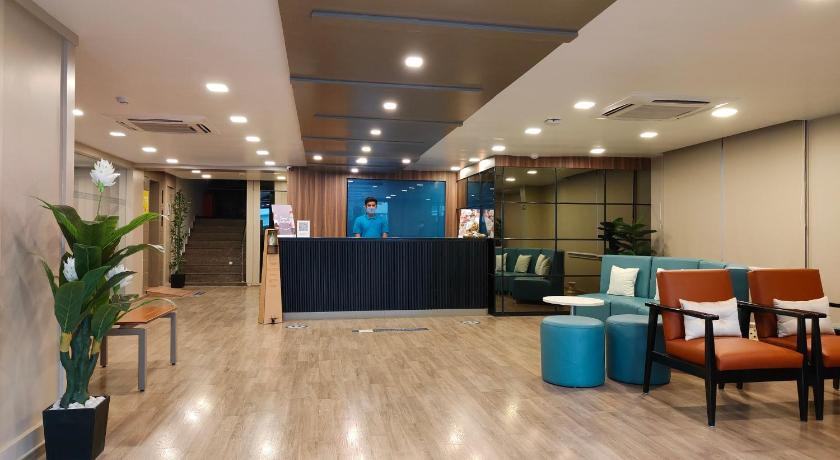 Kanak Beacon Hotel Ashram Road Ahmedabad photo