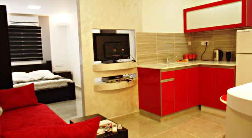 City Apartments - image 9