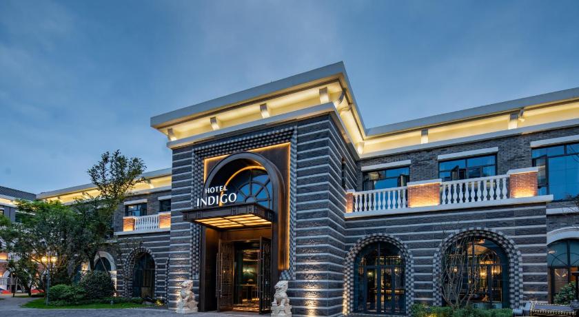 Hotel Indigo Heilong Lake photo