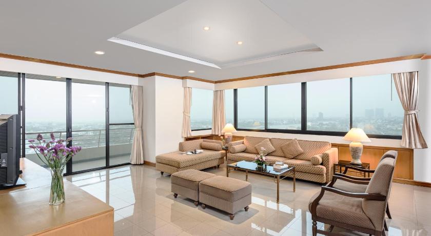 Image of Three-Bedroom Deluxe 4