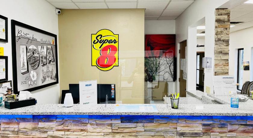 Super 8 By Wyndham Clear Lake photo