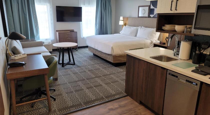Staybridge Suites Louisville Expo Center photo