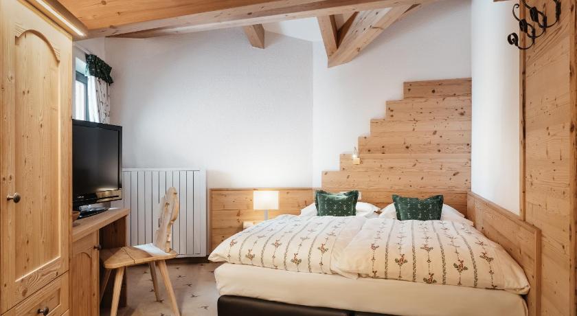 Kolfuschgerhof Mountain Resort photo