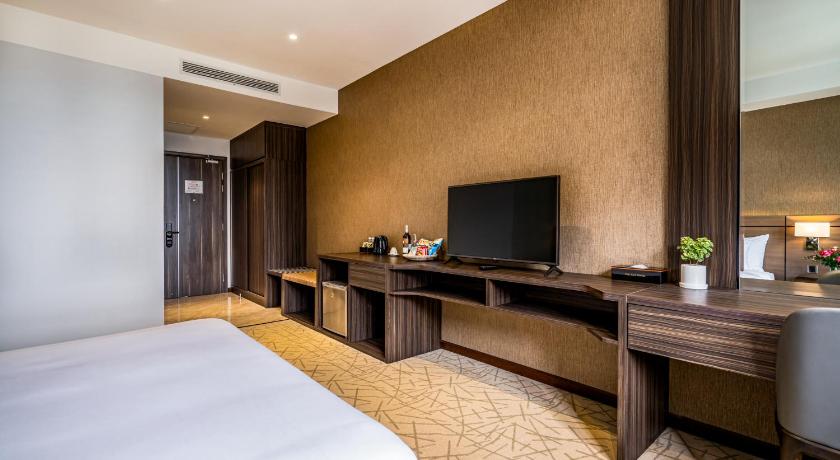 Image of Deluxe Double City View 9