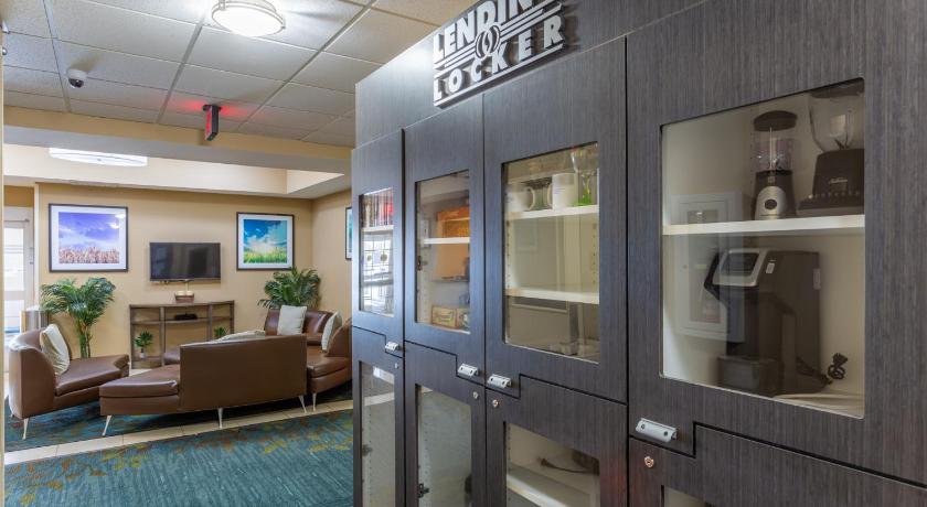 Candlewood Suites South Bend Airport