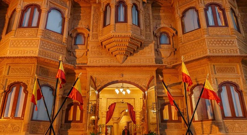 Hotel Lalgarh Fort & Palace