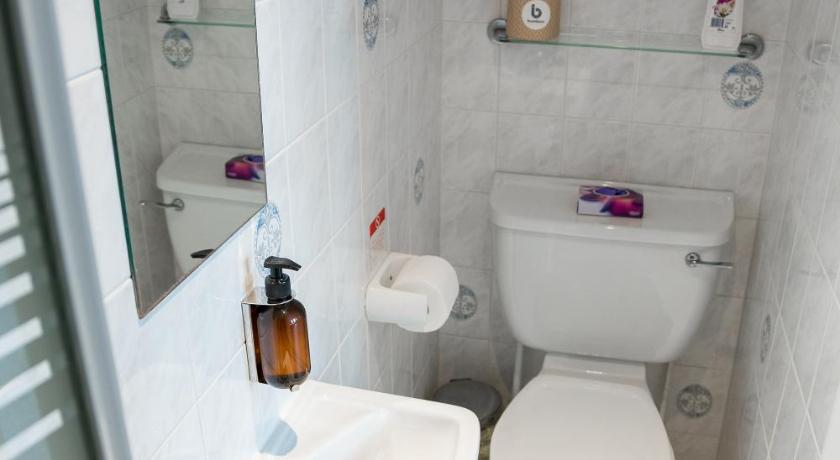Image of Family Room with Shower 6