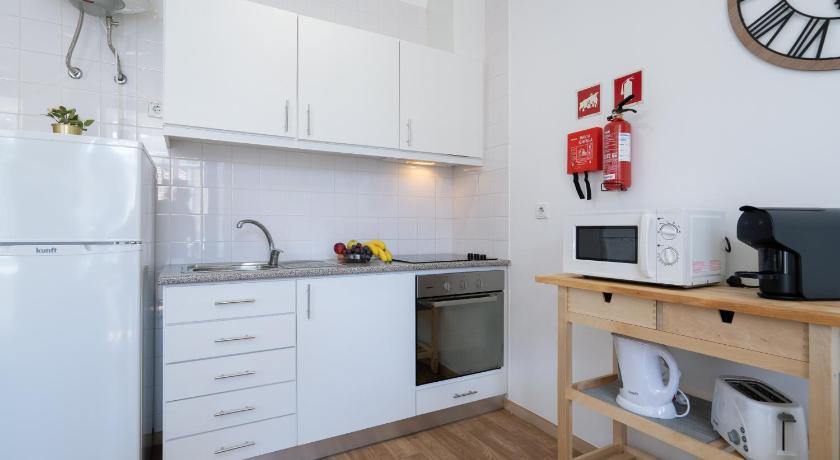 Colorful Fresh Flats - Batalha by Host Wise - 14