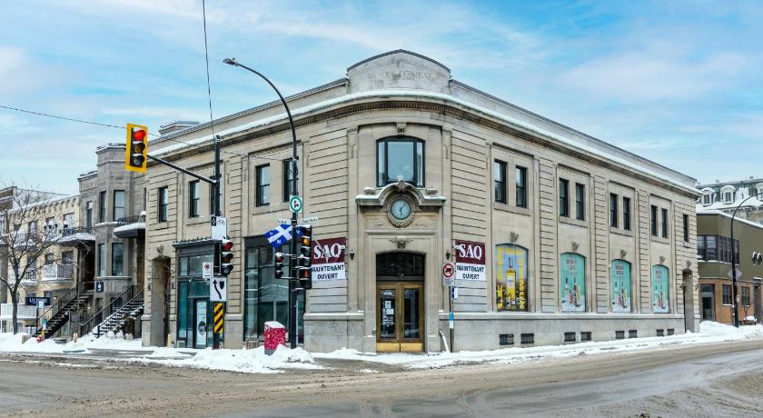 Huge New Flat well Located closed on St-Denis Street by Den Stays