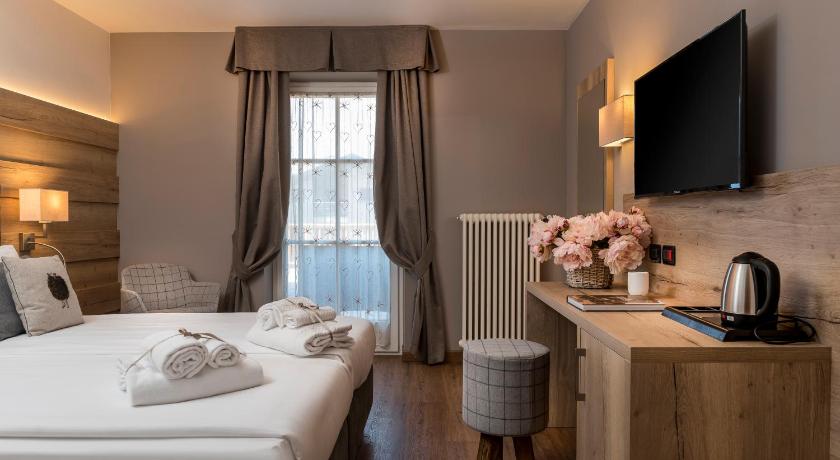 波扎迪法萨 X Alp Hotel 4星级 酒店 餐厅