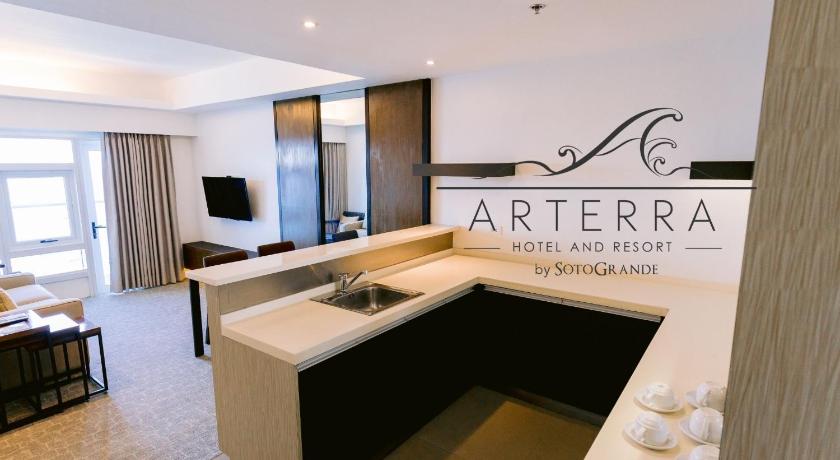 Imagen de Sea View One Bedroom Suite with 1 King Bed 6