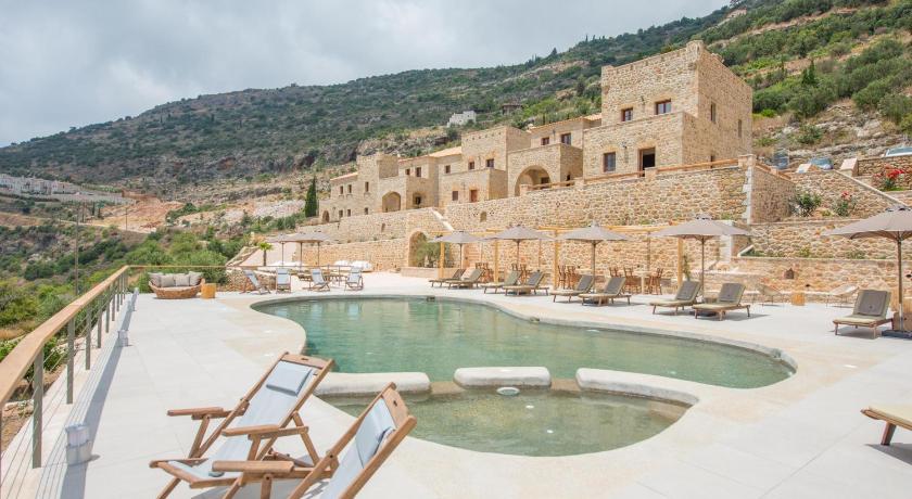 Brazzo di Maina — Hotel in Karavostasion