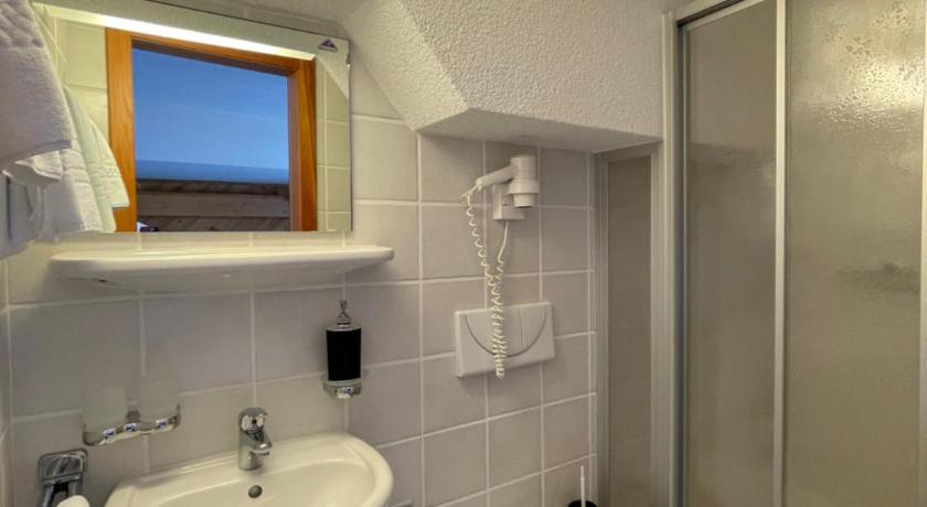 Image of Single Room with Private Bathroom 2