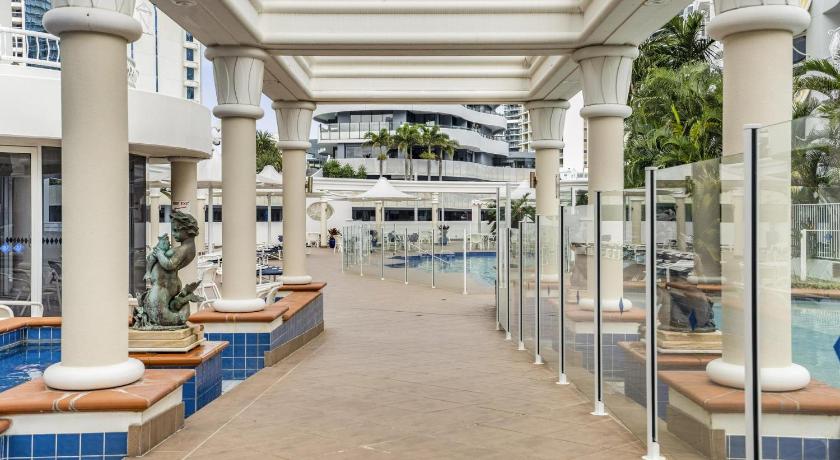 Cosy Balcony Studio Near Broadbeach Shops & Dining photo