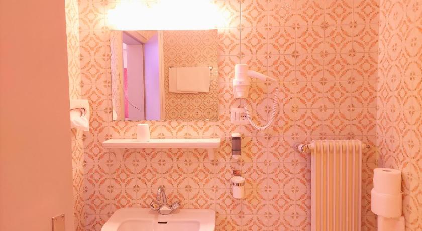Hotel Schuster photo