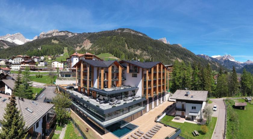 Ciampedie Luxury Alpine Spa Hotel — Hotel in Vigo di Fassa