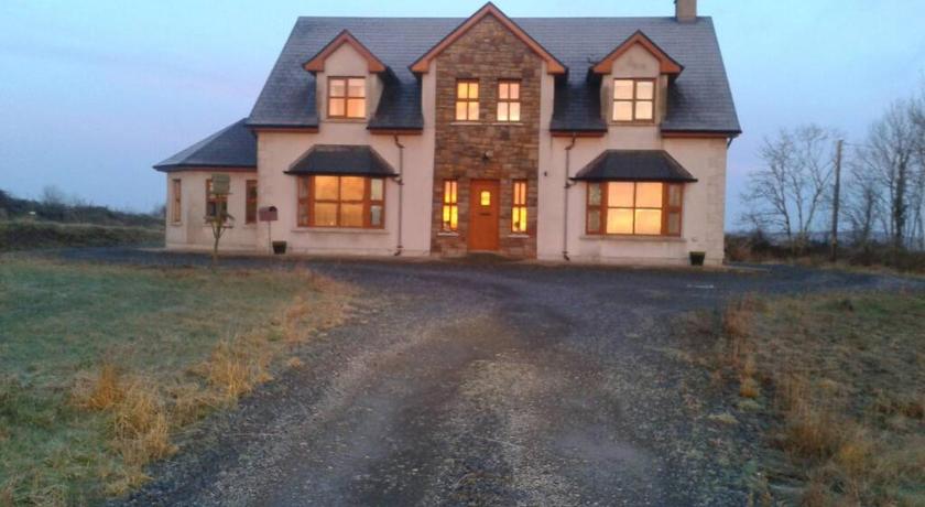 Annies Meadow. — Hotel in Knock