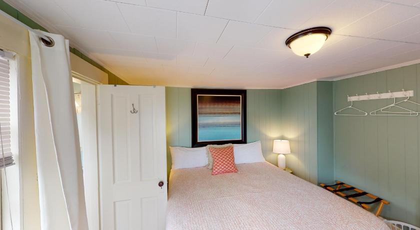 The Lakeview Inn & Cottages photo