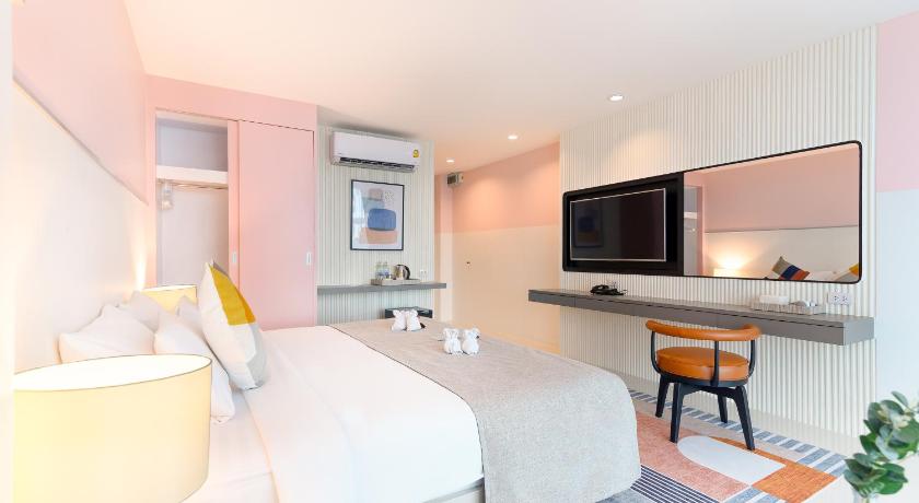 Image of Superior Balcony 5