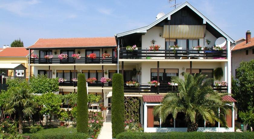 Room in Vodice with balcony, air conditioning, Wi-Fi (4826-2) photo