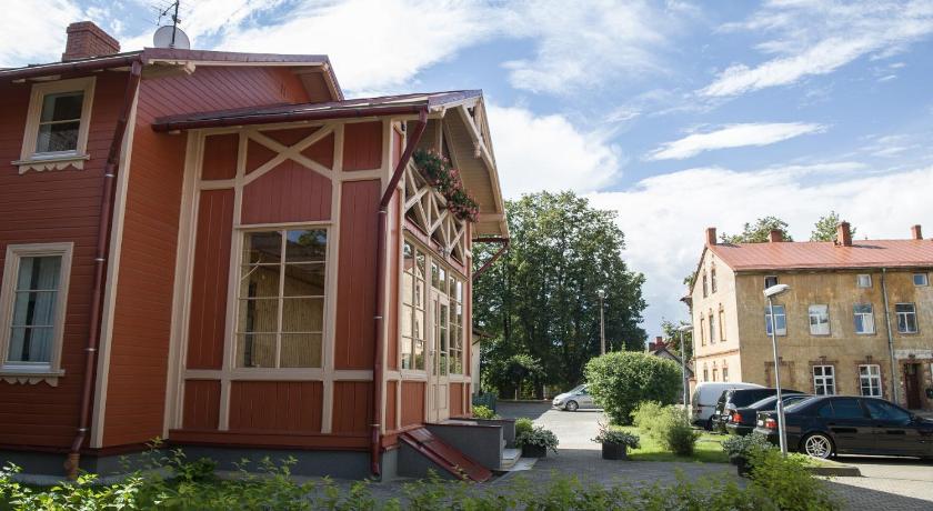 Center Orange house photo