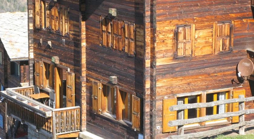 Alpia 26 - Zwei Zimmerwohnung in traditionellem Walliser Haus