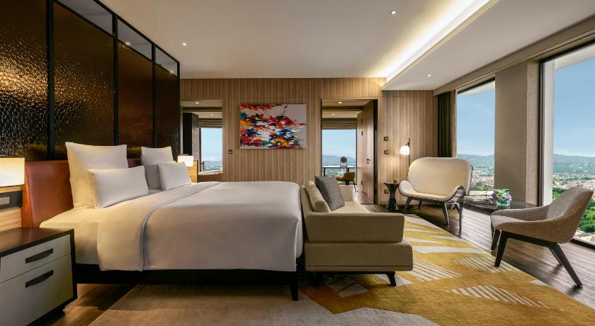 Image of Pullman Junior Suite With 1 King Size Bed 0