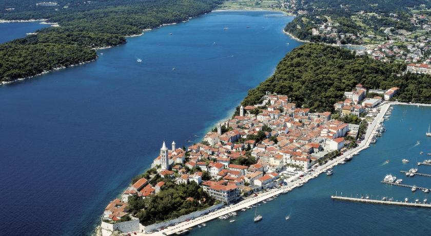 Apartment in Lopar with Balcony, Air conditioning, Wi-Fi (4617-4) — Hotel in Rab