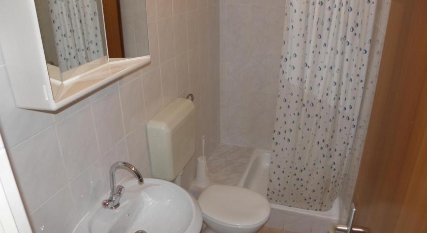 Apartments Lopar (893) — Hotel in Rab