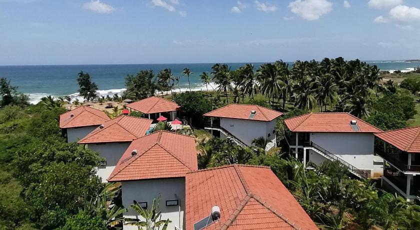 Ladja Beach Resort — Hotel in Ambalantota