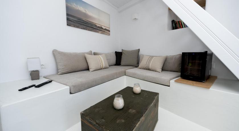 Astrea Suites Notus Dome House photo