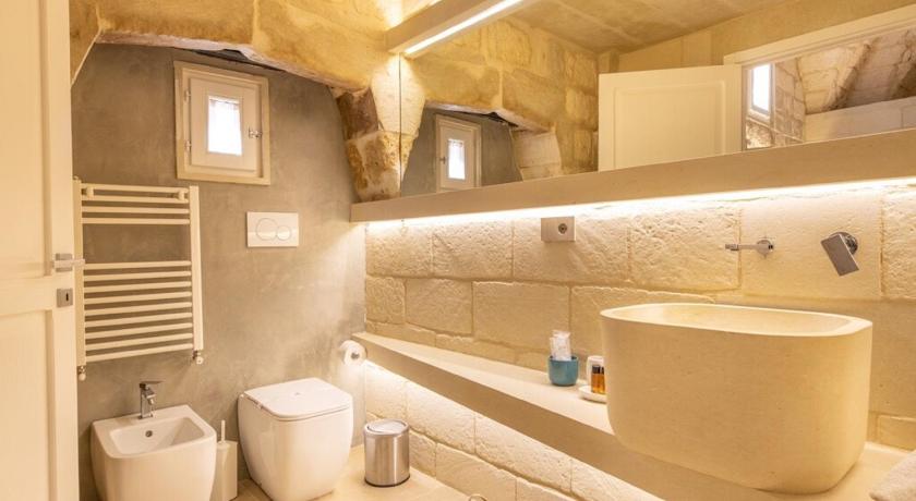 Bathroom, Corte Dei Granai in Maglie