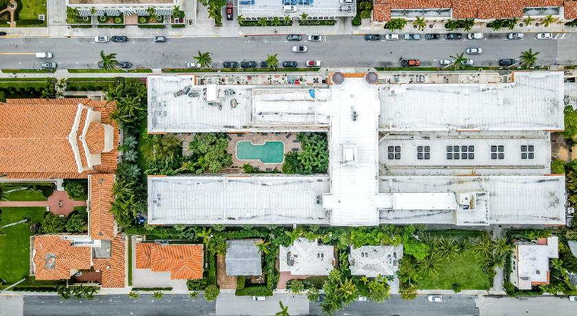 Palm Beach Hotel & Sunrise Cottage photo