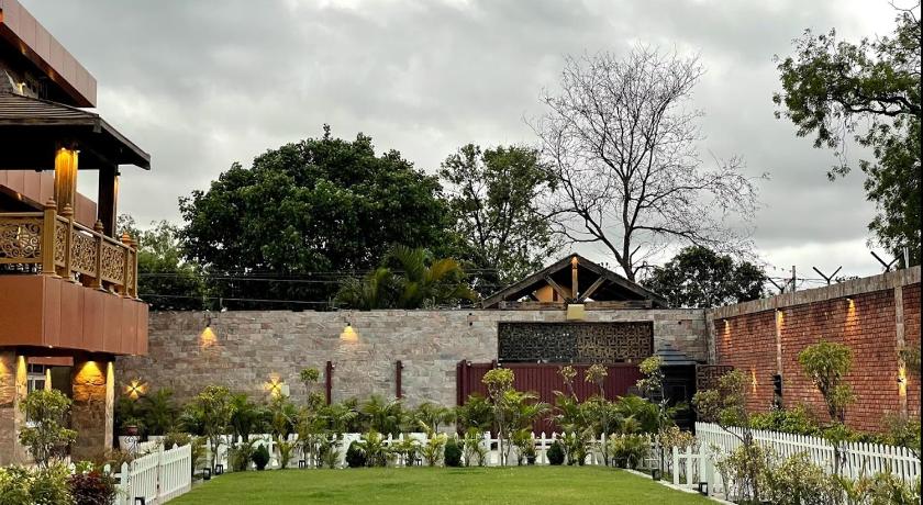 Yashmay Villa Club & Resort