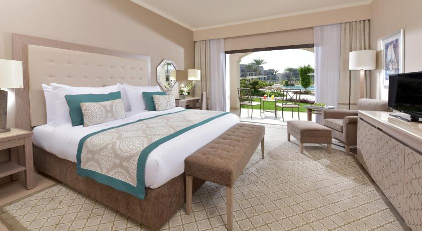 Image of Superior Room Pool View 1